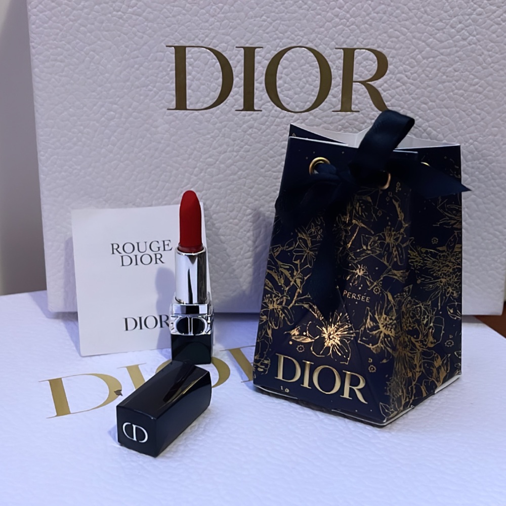 NEW Dior Rouge 999 - Satin finish lipstick in exclusive 2022 Gift Bag